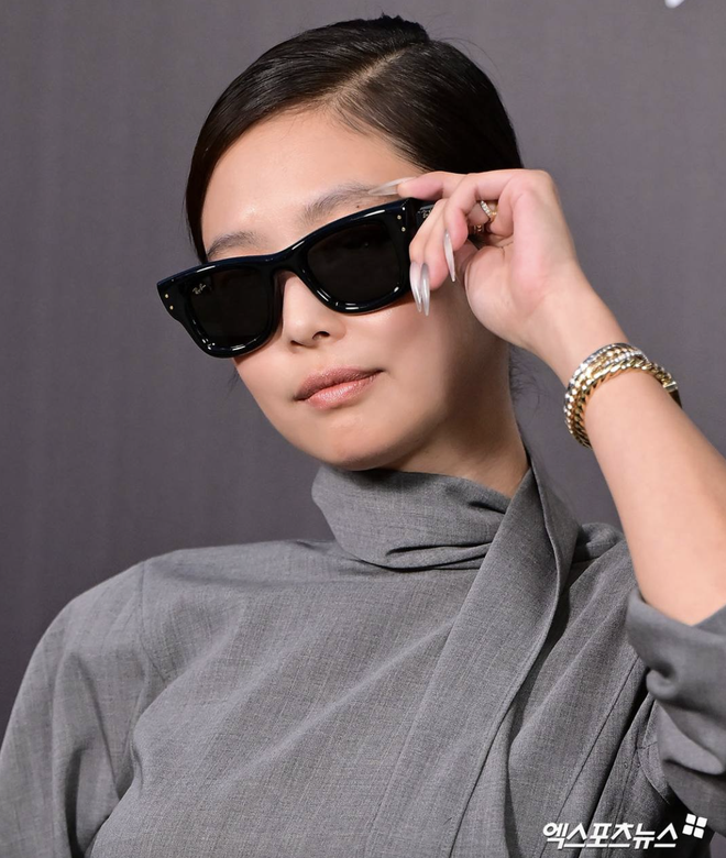Ray-Ban chưa bao giờ cũ, nhất là khi có Jennie!- Ảnh 24.