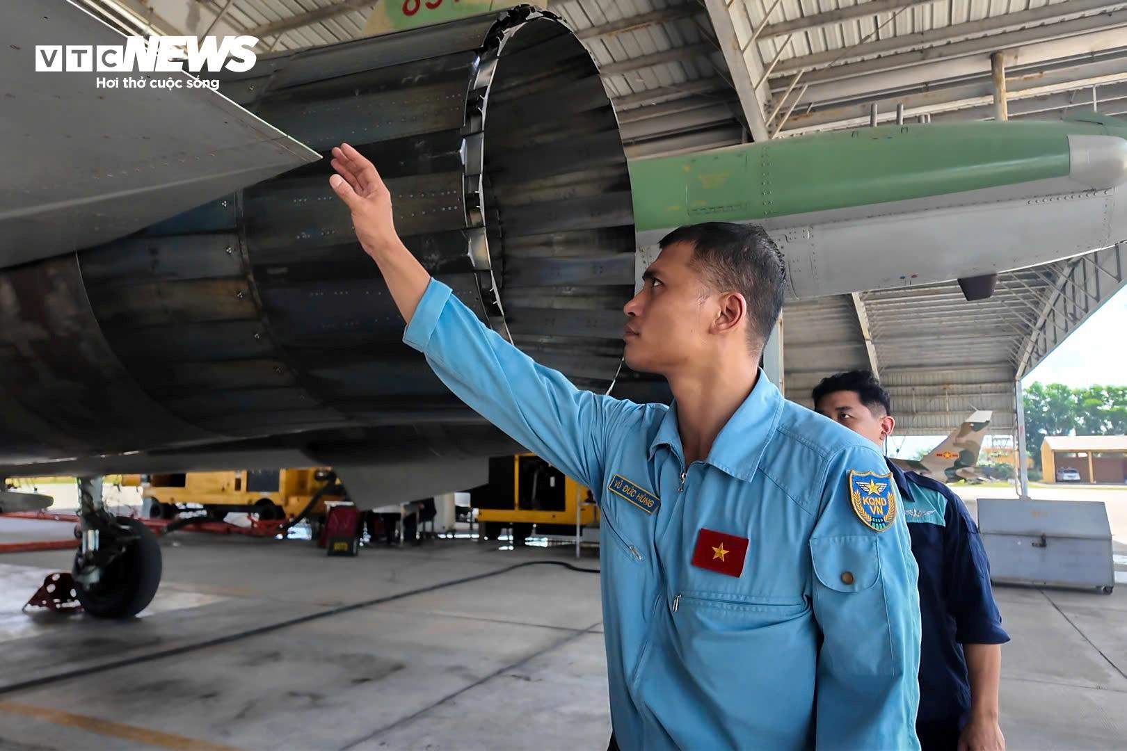 Gặp người dẫn đường biên đội chiến đấu cơ Su-30MK2 trên bầu trời Quốc khánh- Ảnh 2.
