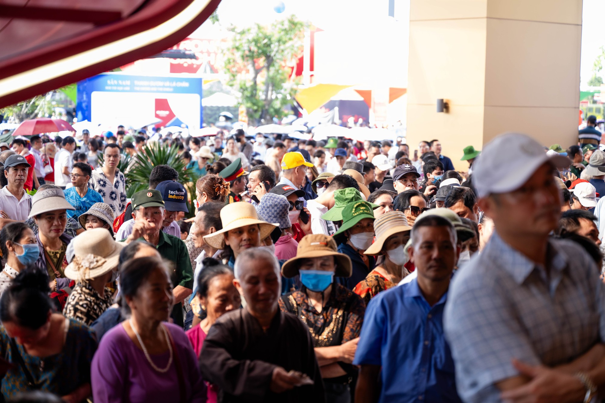 Còn 3 ngày: Biển người đổ về 