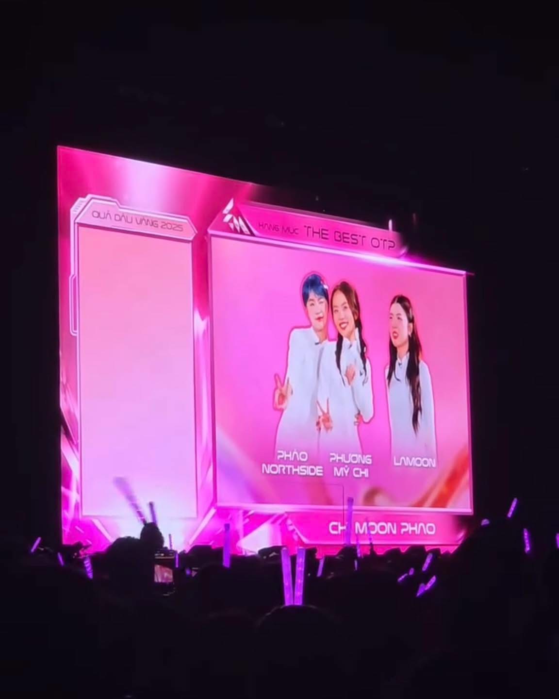 Concert Em Xinh Say Hi đang làm gì với Tăng Duy Tân - Bích Phương thế này?- Ảnh 3.
