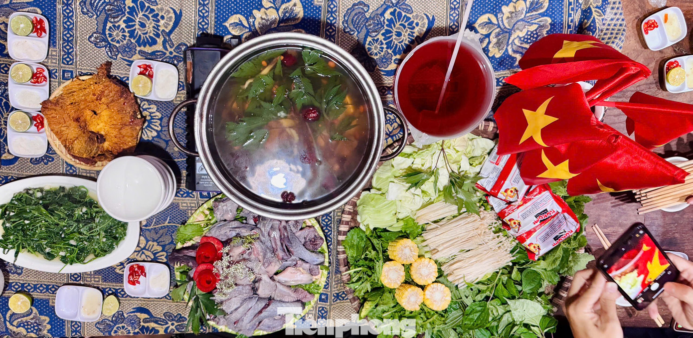 48 giờ săn mây, ngắm lúa, ăn gà ở Y Tý- Ảnh 11.