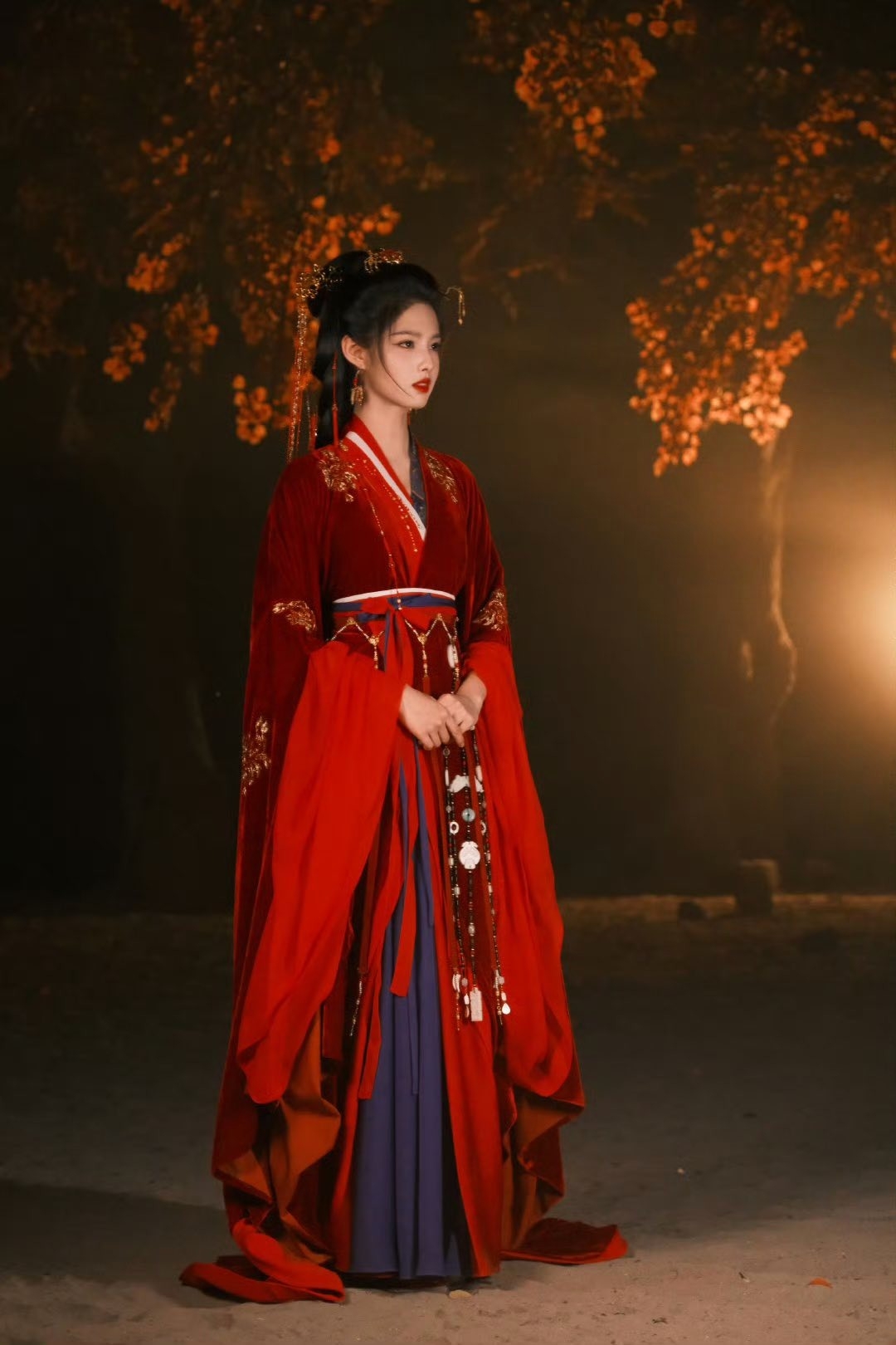 Chỉ có thể nói là mê phim Trung Quốc này quá rồi: Nữ chính đẹp lắm luôn, chụp ngẫu hứng 1 tấm cũng điện ảnh ngút ngàn- Ảnh 20.