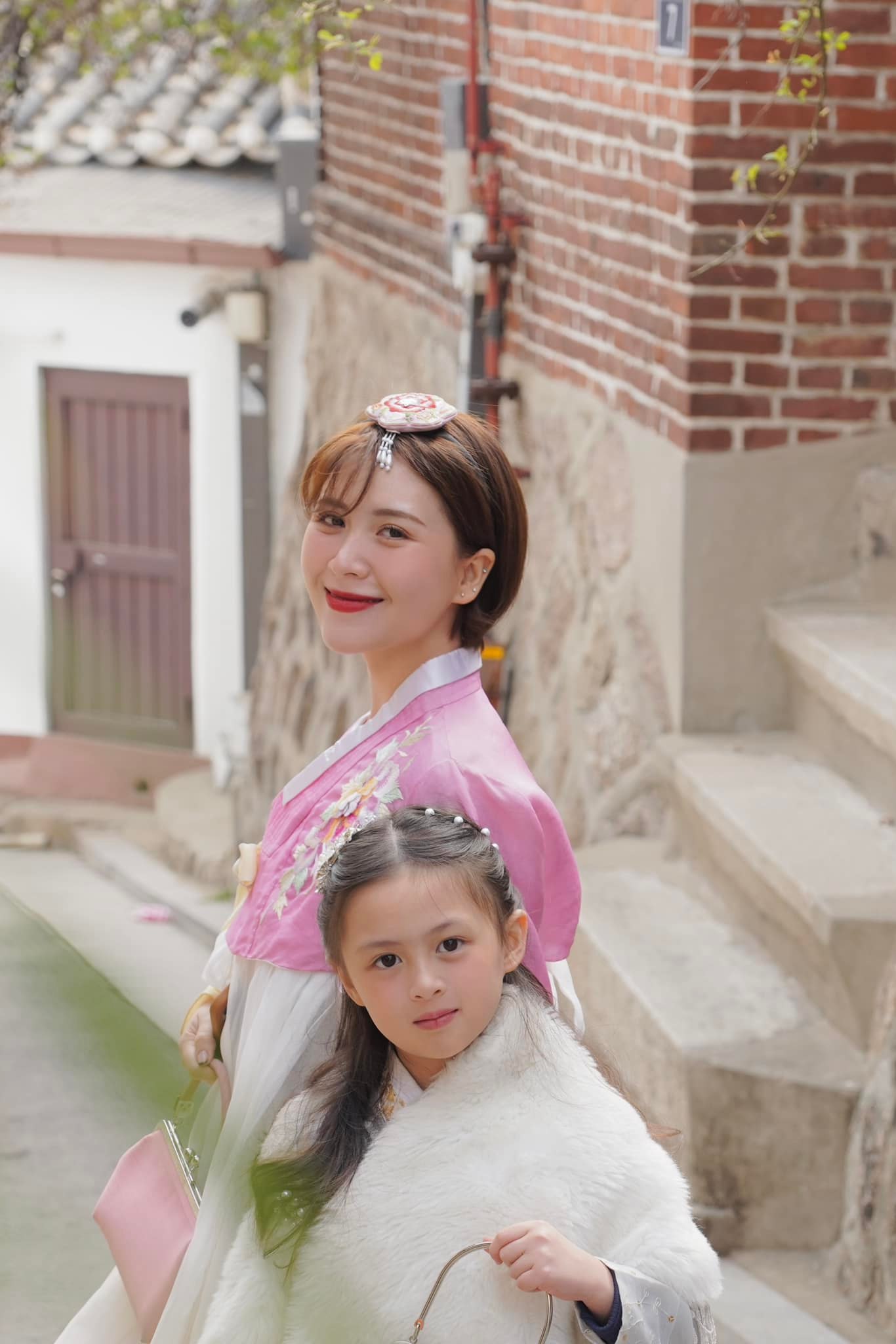 Bé Cam Cam nhà Kiên Hoàng - Heo Mi Nhon: Từ cô bé 