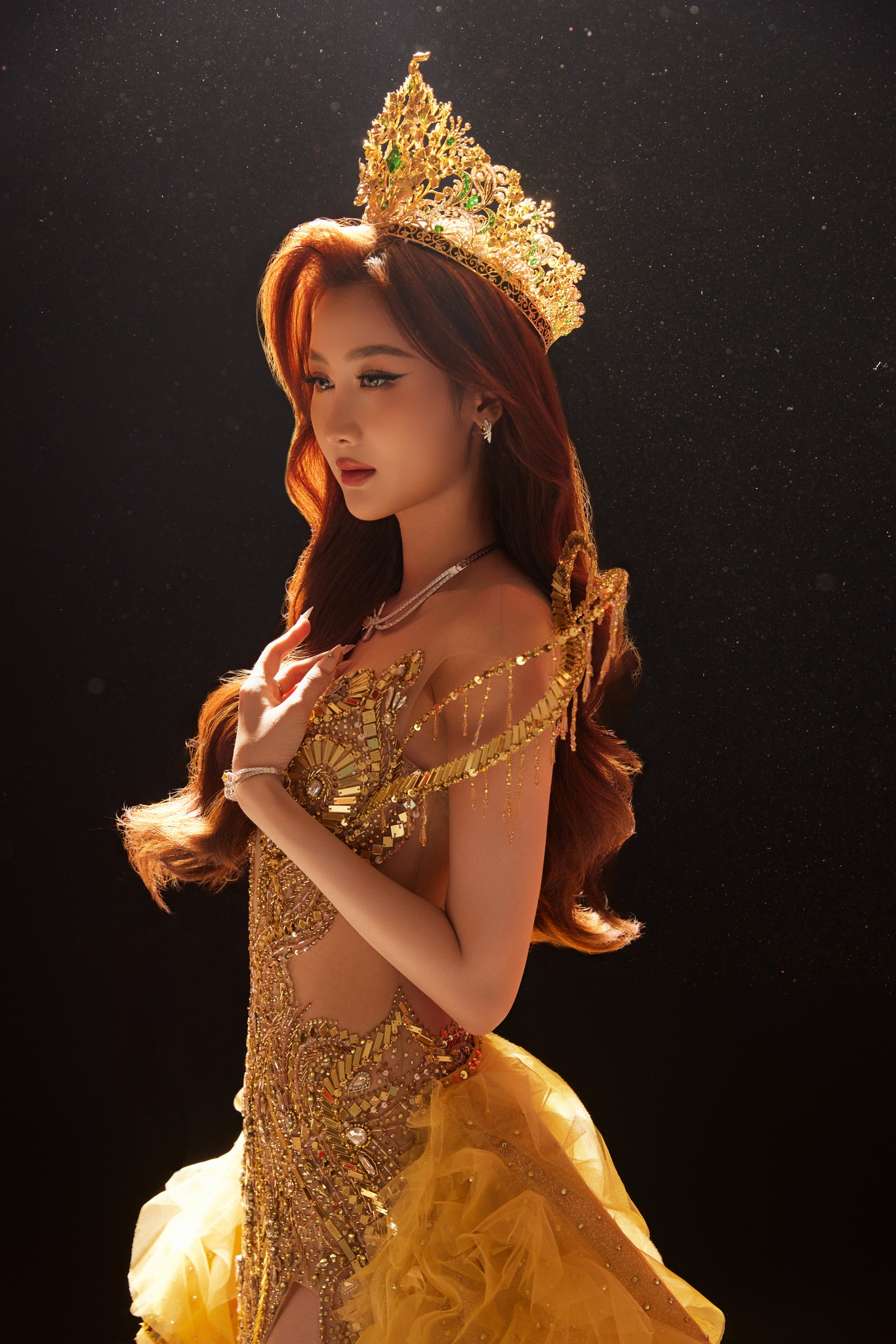 Chung kết Miss Grand Vietnam 2025: MC đọc nhầm kết quả, netizen bùng tranh cãi!- Ảnh 11.