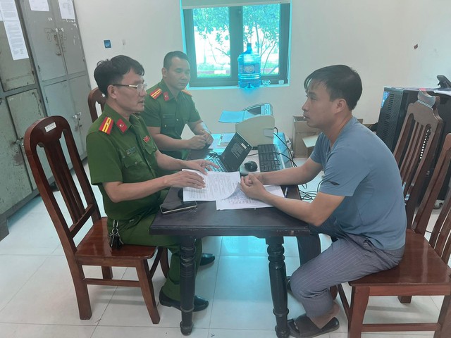 Danh tính 3 đối tượng xông vào nhà, đánh dã man người phụ nữ mặc cho nạn nhân ôm đầu van xin- Ảnh 2.