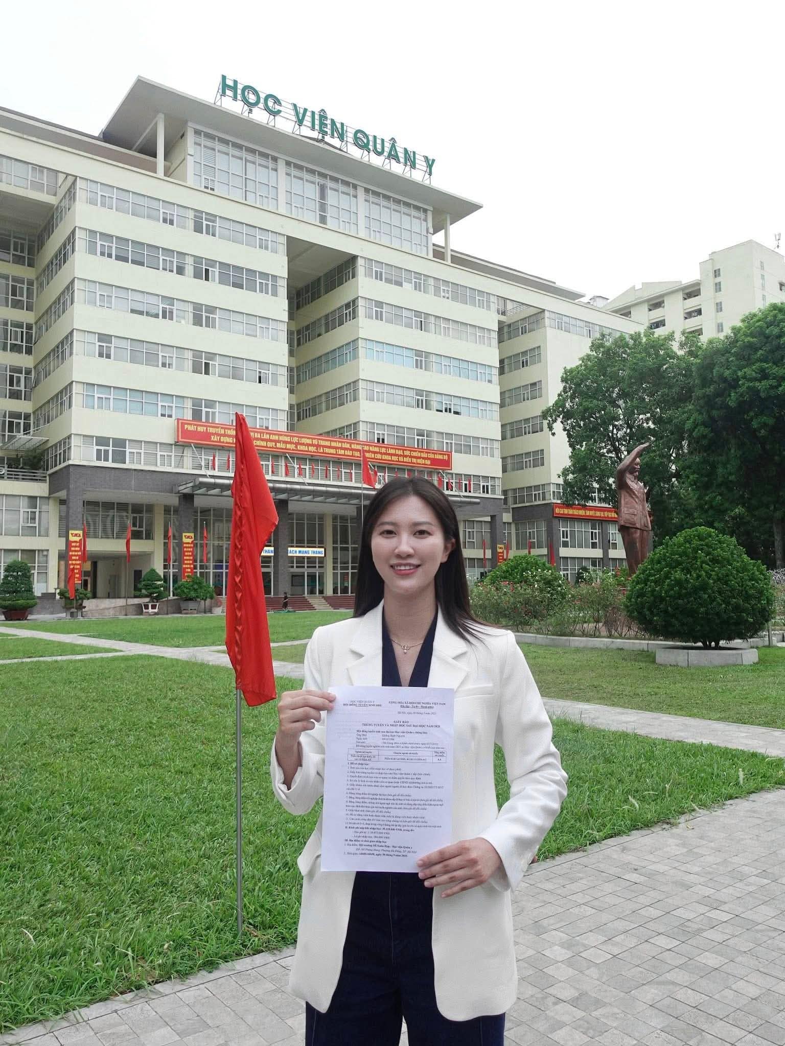 Loạt ảnh đời thường đẹp ác liệt của bác sĩ nội trú Học viện Quân Y, đang là nghiên cứu sinh Tiến sĩ- Ảnh 2.