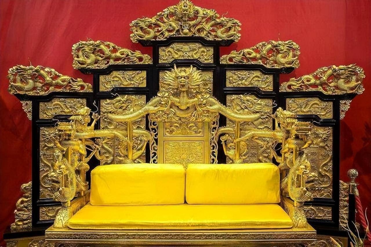 Chiếc ghế khó hiểu nhất trong Tử Cấm Thành, không ai dám ngồi lên, ngay cả các nhà khảo cổ học cũng không thể giải thích được- Ảnh 3. Chiếc ghế khó hiểu nhất trong Tử Cấm Thành, không ai dám ngồi lên, ngay cả các nhà khảo cổ học cũng không thể giải thích được- Ảnh 3.
