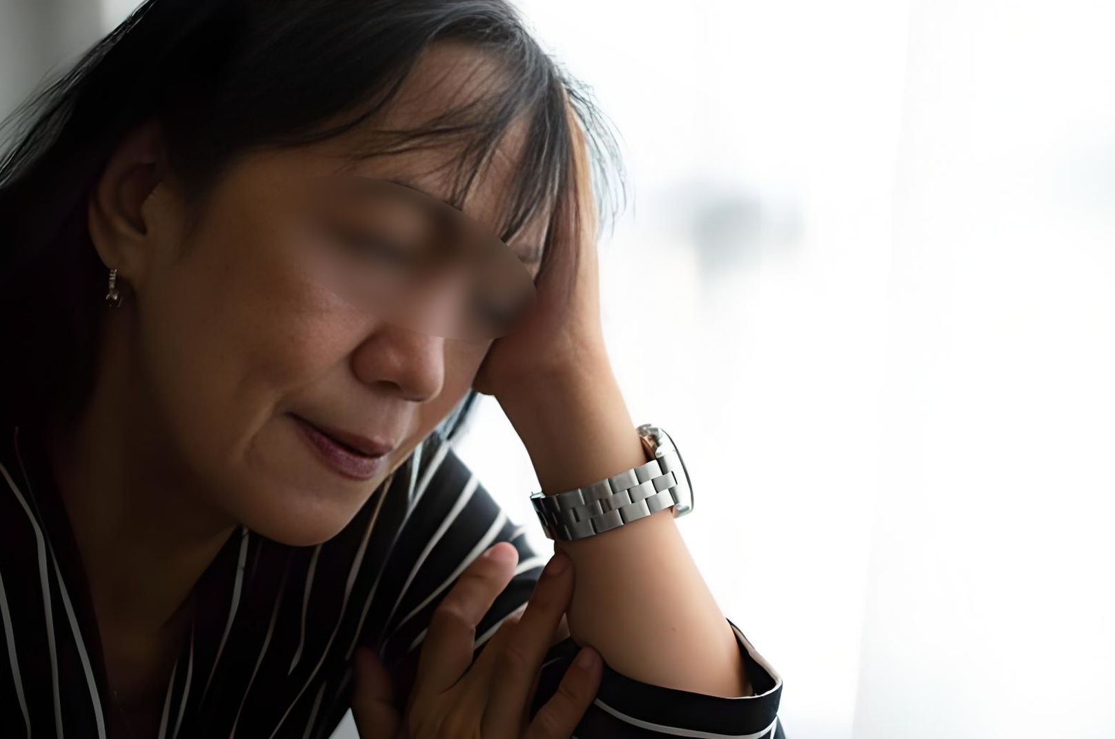 Vào dọn phòng của con vô tình tìm thấy mảnh giấy kẹp trong đống sách, tôi mới hiểu thế nào là tự tay đóng lại cánh cửa gia đình- Ảnh 2.
