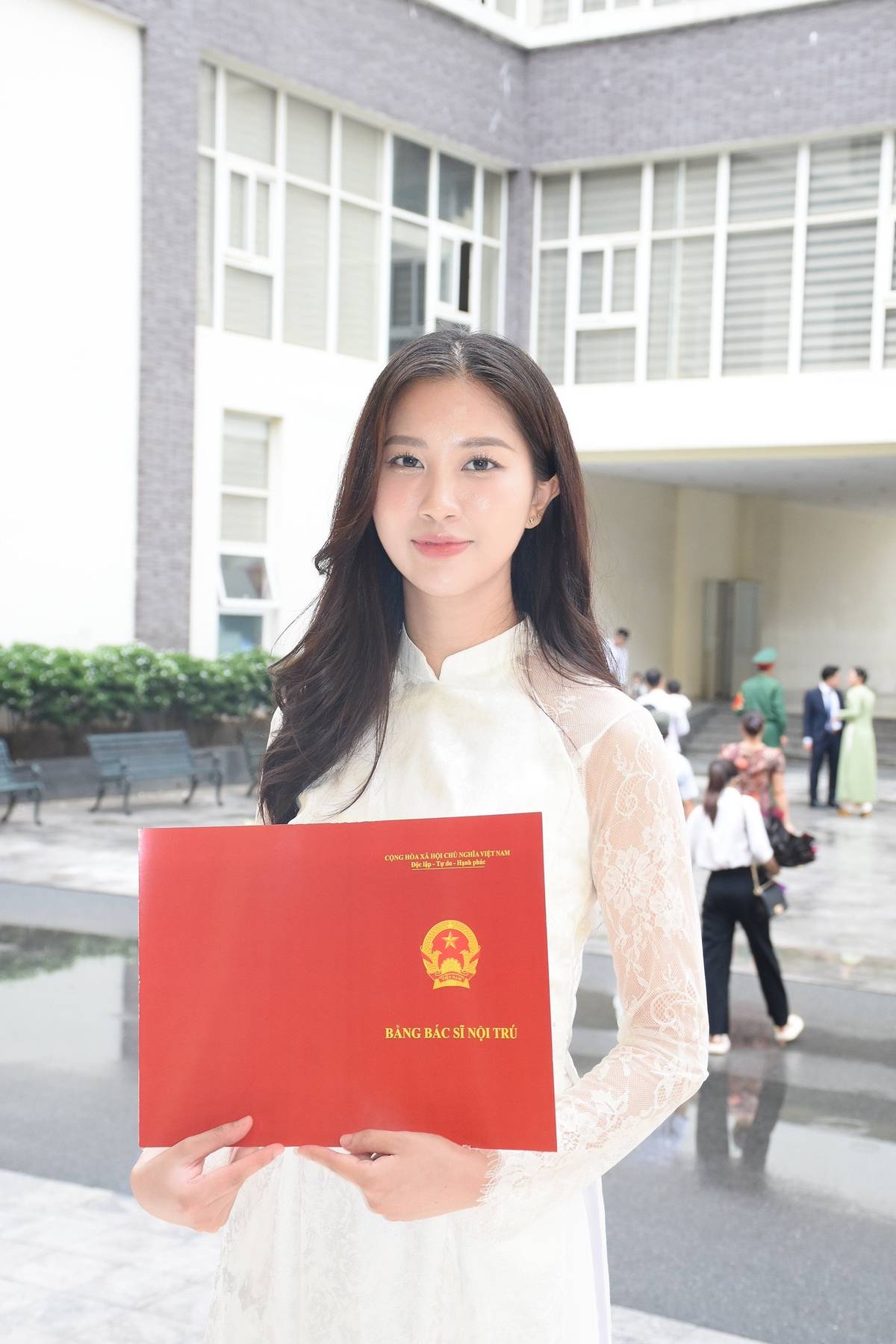 Loạt ảnh đời thường đẹp ác liệt của bác sĩ nội trú Học viện Quân Y, đang là nghiên cứu sinh Tiến sĩ- Ảnh 1.