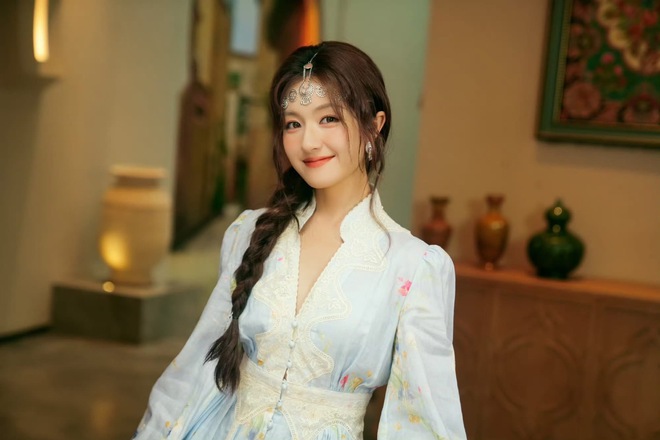 Nhan sắc gây tranh cãi của sao nữ xinh như Lâm Tâm Như thời trẻ- Ảnh 5.