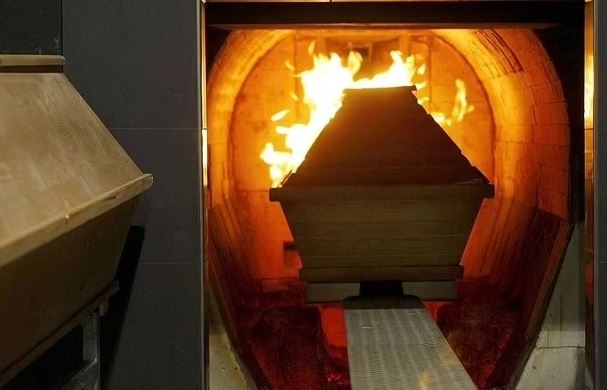 Người phụ nữ 52 tuổi được cho là đã chết, gia đình đưa đi hoả táng thì điều "lạ" xảy ra- Ảnh 1.