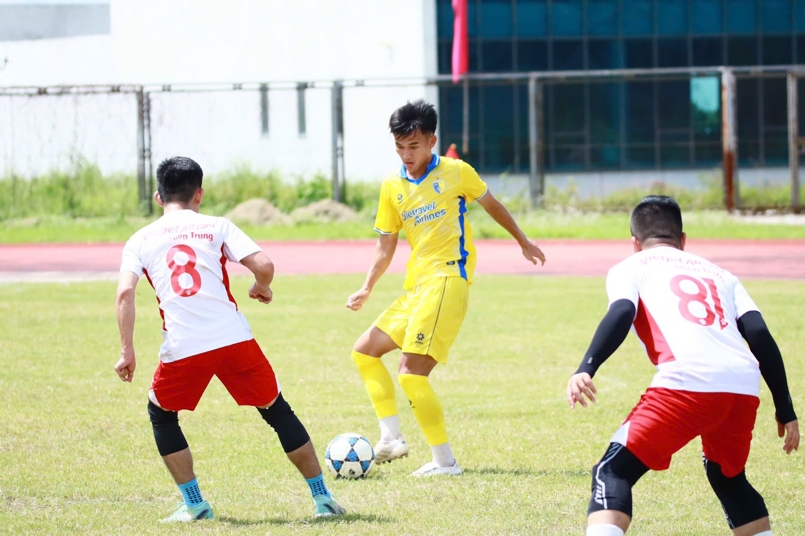 Khoảnh khắc đáng nhớ của các “chiến binh bầu trời” tại Vietjet Sports Day 2025- Ảnh 3.