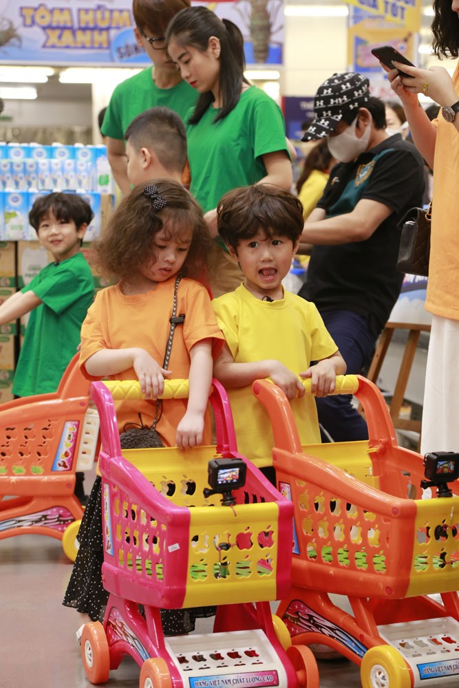 Bé Cam Cam nhà Kiên Hoàng - Heo Mi Nhon: Từ cô bé 