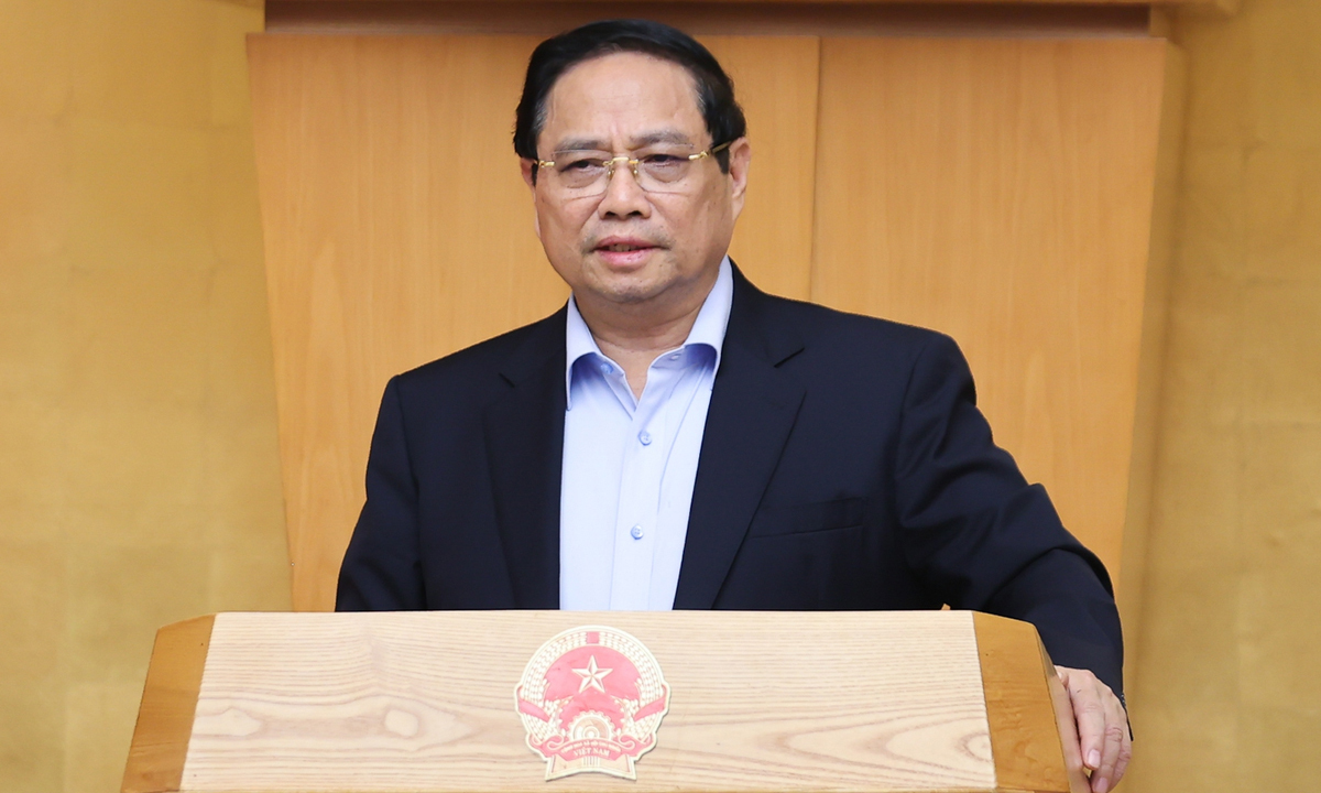 Thủ tướng: Không yêu cầu công dân xuất trình giấy tờ đã được tích hợp trên VNeID- Ảnh 1.