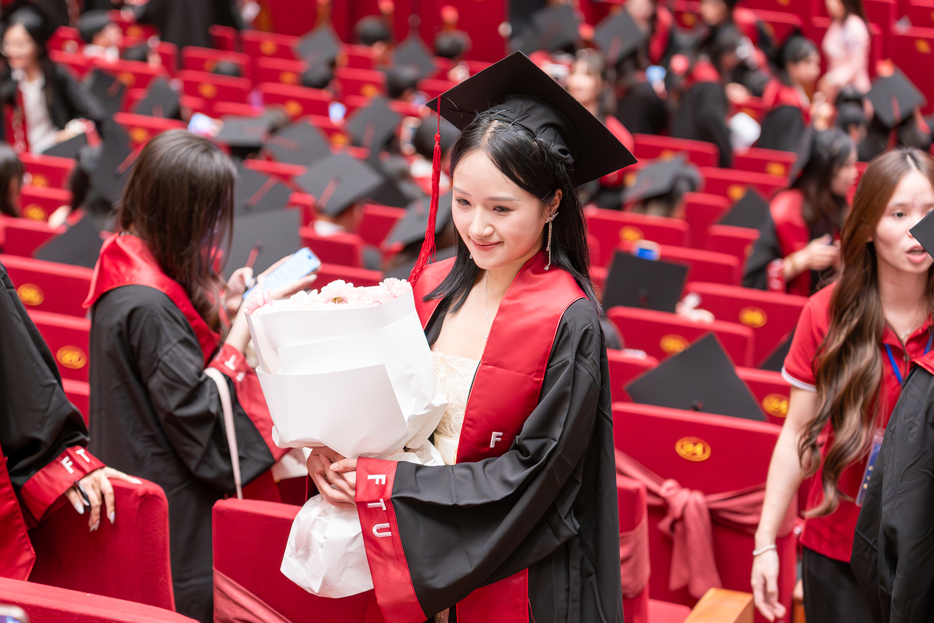 Lý do Ngoại thương mãi luôn là "lò đào tạo Hoa hậu" xịn nhất Việt Nam!- Ảnh 19.