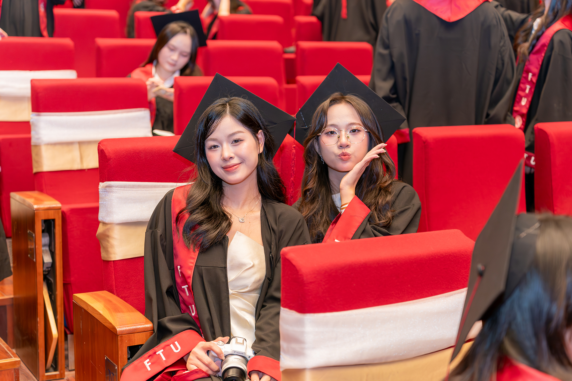 Lý do Ngoại thương mãi luôn là "lò đào tạo Hoa hậu" xịn nhất Việt Nam!- Ảnh 21.