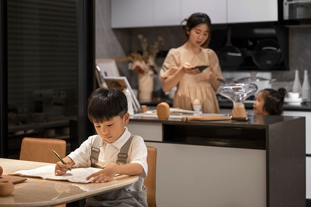Nuôi con với bao hi vọng nhưng con càng lớn càng bất hiếu: 5 dấu hiệu cha mẹ phải thay đổi cách dạy- Ảnh 1.