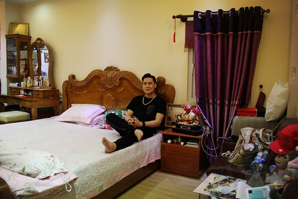 Nam ca sĩ Vbiz là đại gia ngầm, tuổi 44 trẻ trung như đôi mươi, sống một mình trong căn nhà 200 tỷ- Ảnh 4.