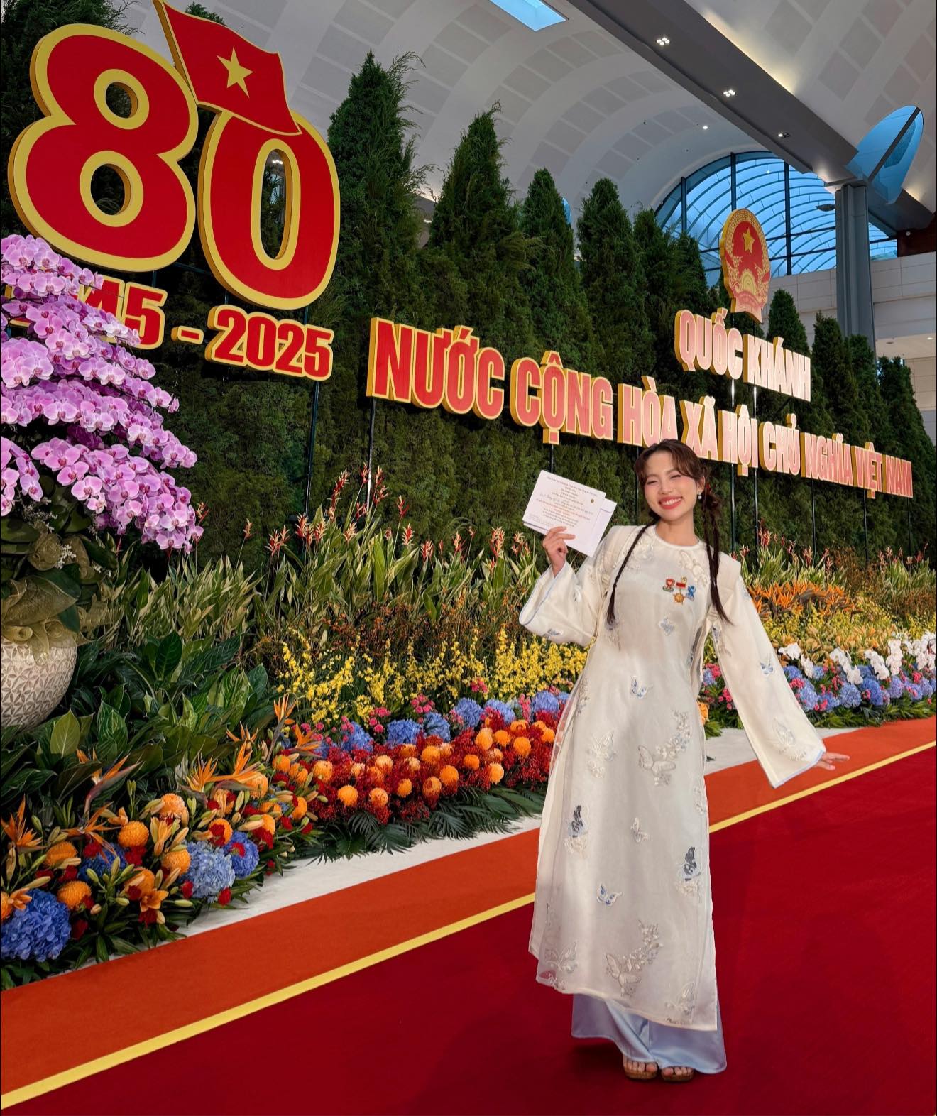 Phương Mỹ Chi phải truyền nước- Ảnh 4.