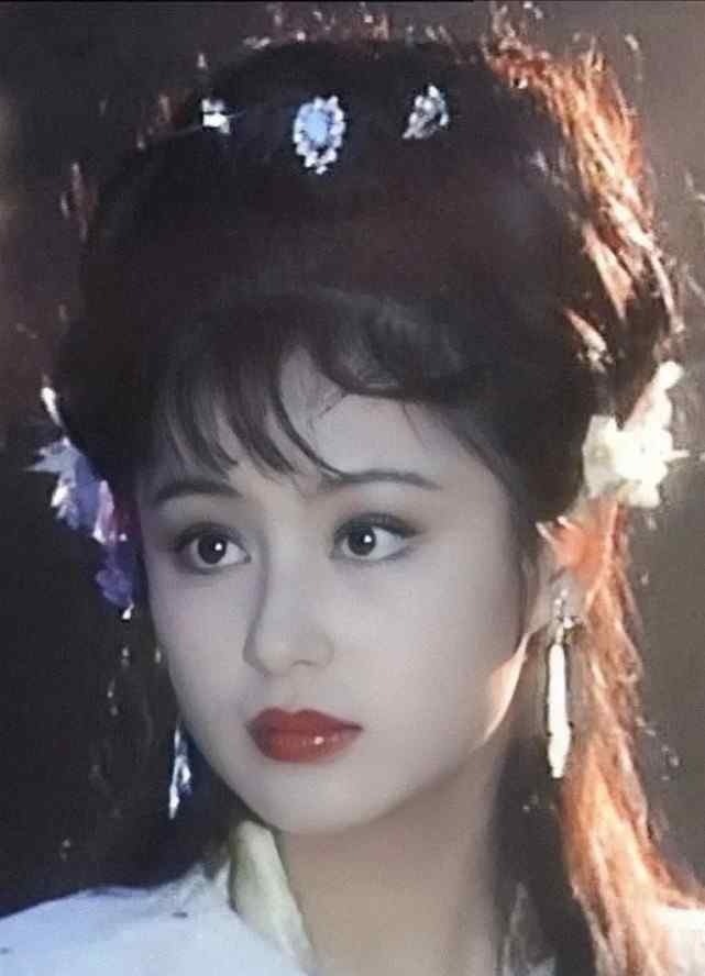 3 biểu tượng nhan sắc “bất biến” hàng đầu thế kỷ 21: Đến Lưu Diệc Phi, Angelababy đụng độ cũng phải 