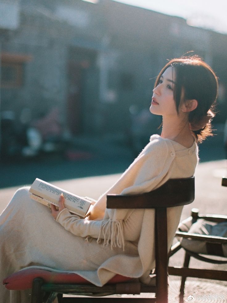 Lời nguyền của 100 đôi giày- Ảnh 1.