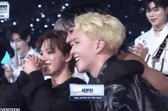 "Khét" như idol đắt show nhất Kbiz: Lái siêu xe 12 tỷ lên sân khấu, chạy tour cả năm vẫn cháy vé- Ảnh 10.