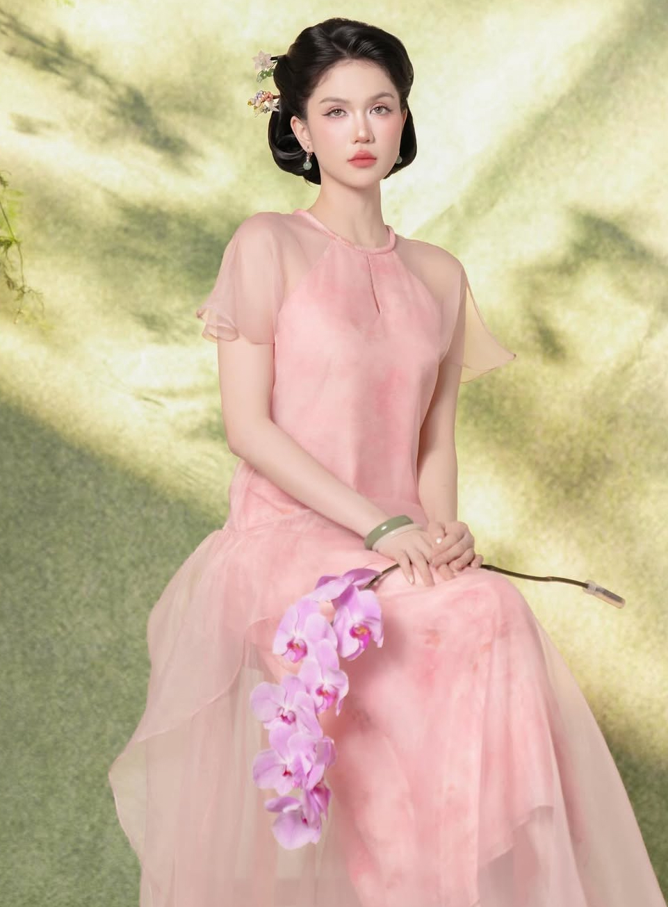 "Nữ hoàng nội y" Ngọc Trinh sao giờ lại thế này?- Ảnh 1.