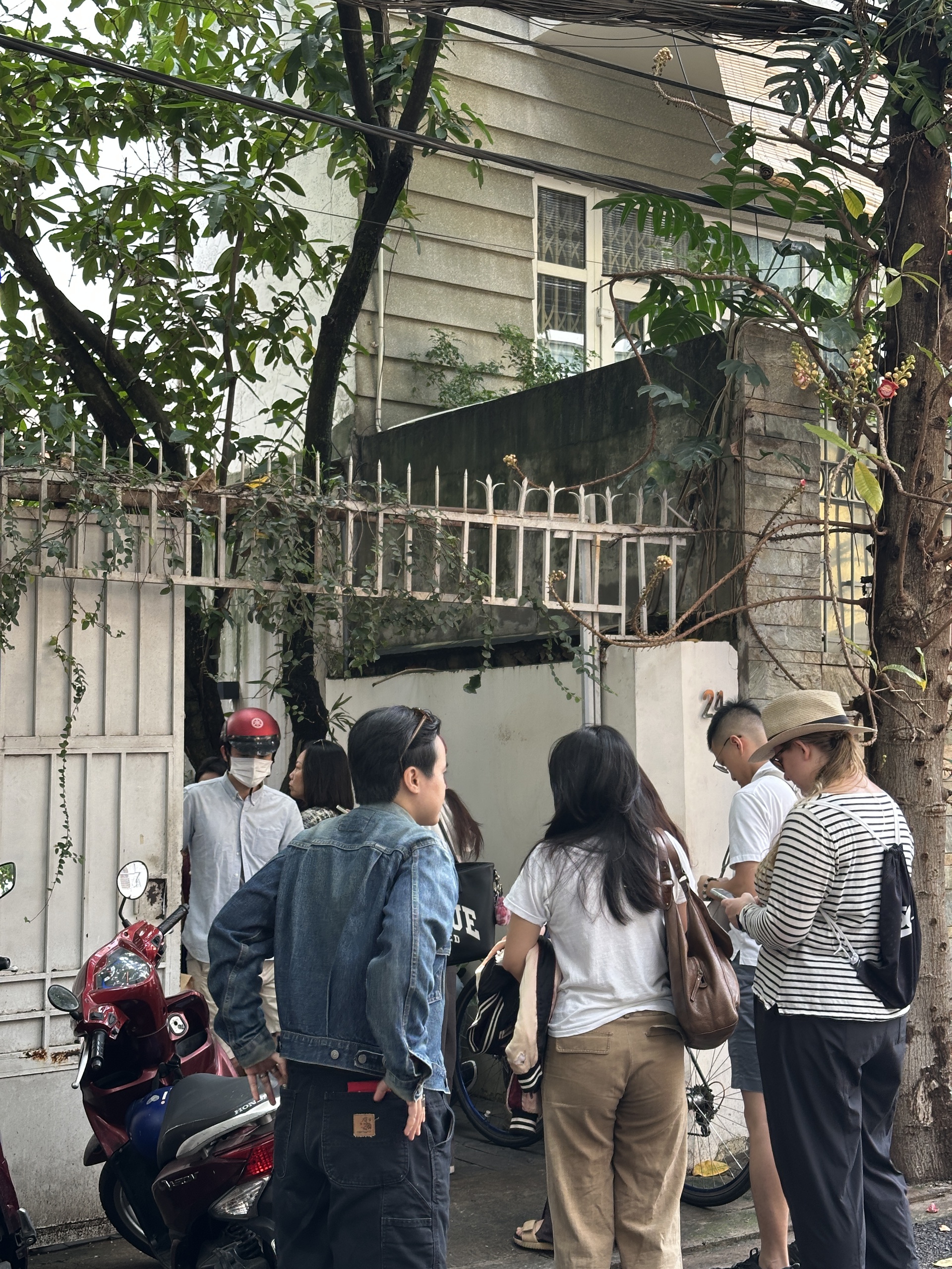 Tiệm bánh chảnh nhất Thảo Điền: Mở đúng 3 ngày, giá cao, khách đông đến nỗi WEAN LE cũng phải thất thểu ra về- Ảnh 2.