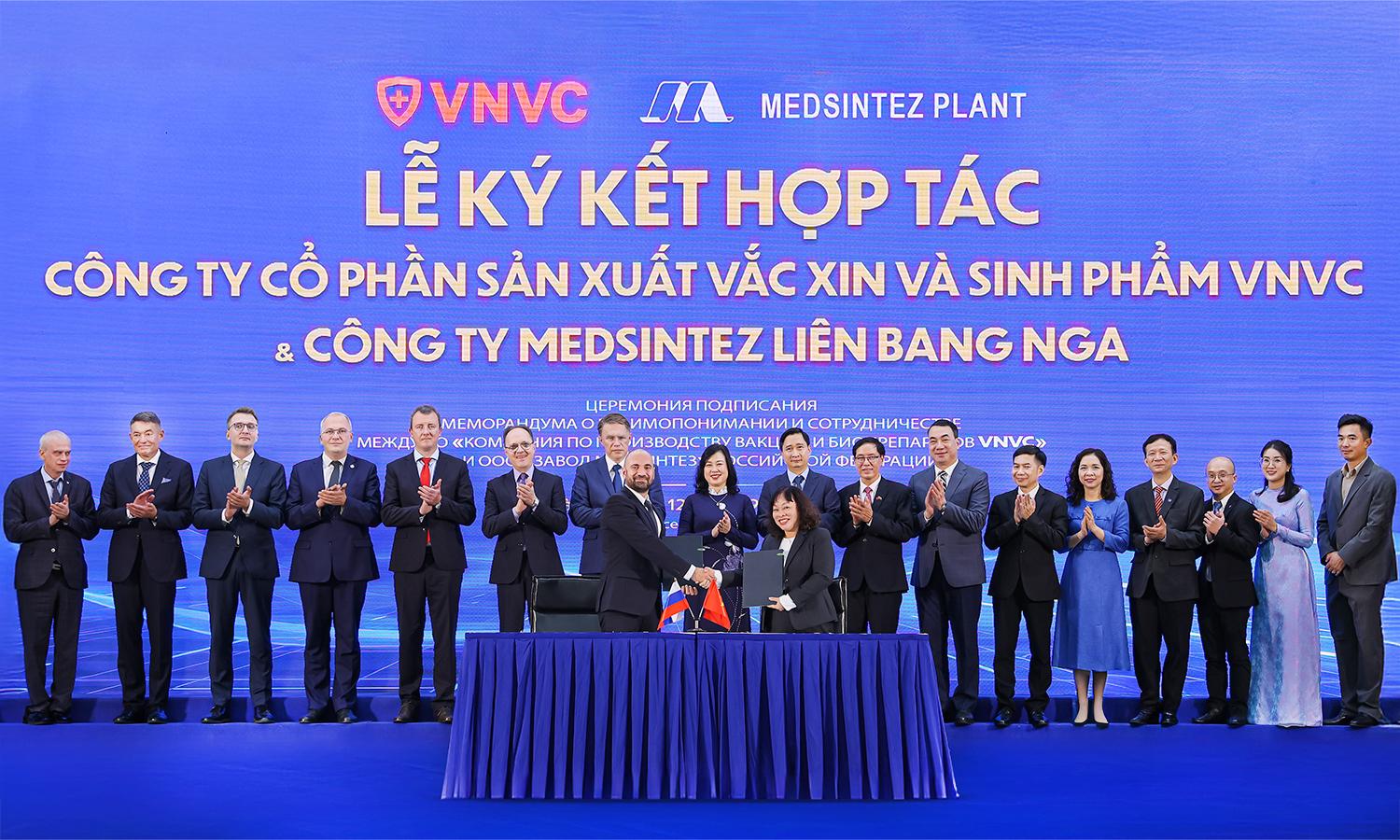Nhà máy Vắc xin và Sinh phẩm VNVC tiếp nhận công nghệ hormone điều trị vô sinh từ Nga- Ảnh 1.