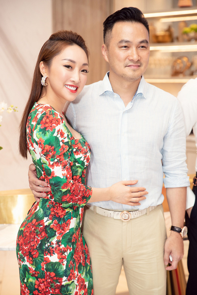 Nam nghệ sĩ tuyên bố rời showbiz về âm thầm làm đại gia, bất động sản trải từ Bắc vào Nam: U55 vẫn phong độ bên vợ đẹp kém 16 tuổi- Ảnh 8.
