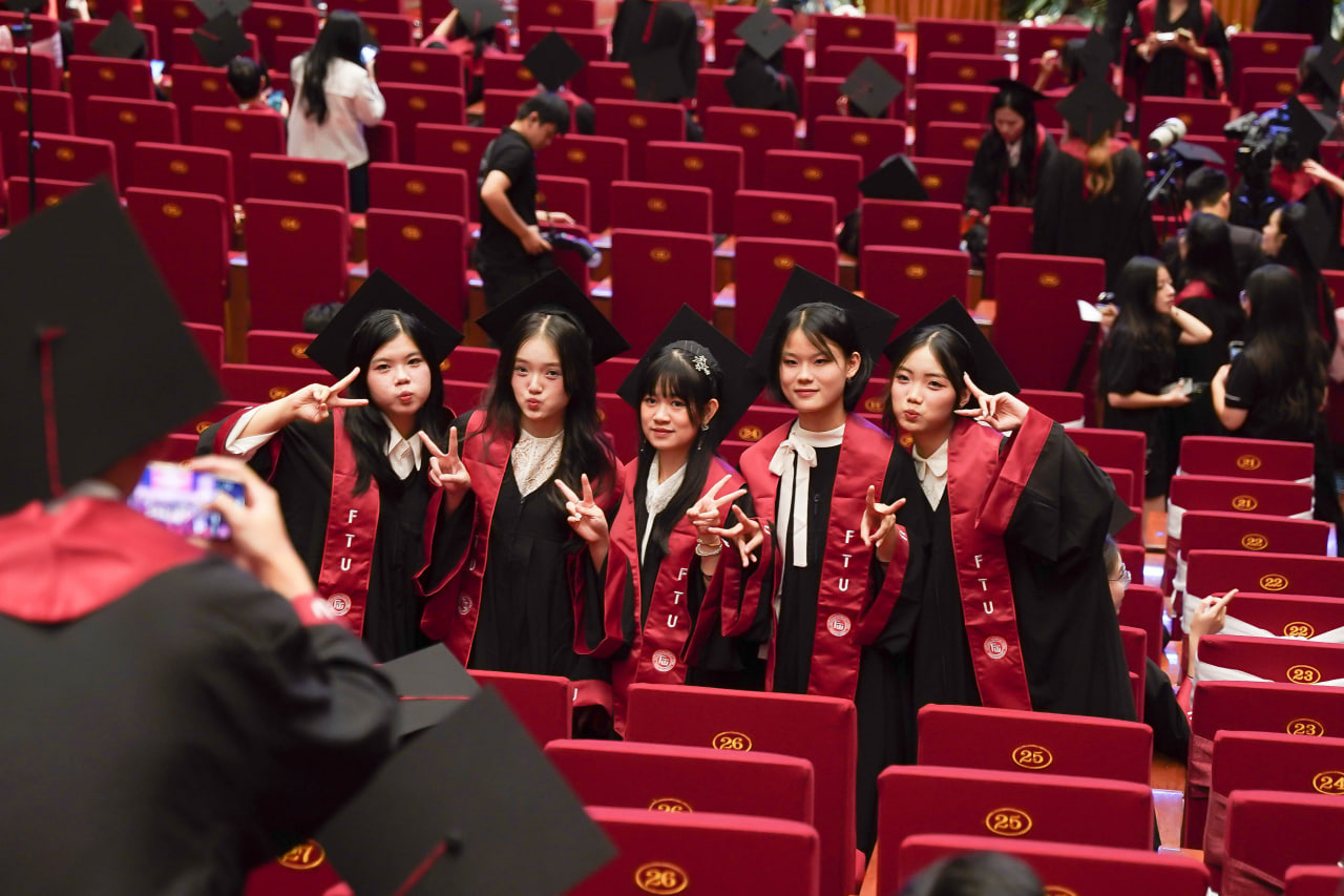 Lý do Ngoại thương mãi luôn là "lò đào tạo Hoa hậu" xịn nhất Việt Nam!- Ảnh 10.