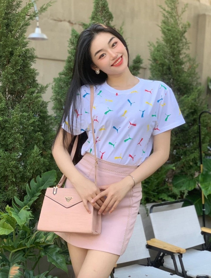 Nhan sắc đời thường ít phấn son của tân Miss Grand Vietnam 2025- Ảnh 4.