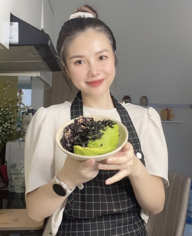 Chồng Thu Nhi Eat Clean "gia trưởng" đến mức đặt iPhone 17 Pro Max tặng vợ mà không thèm hỏi thích màu gì, chọn luôn cái đắt nhất!- Ảnh 2.