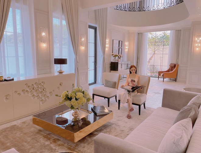Mỹ nhân Việt U40 được chồng đại gia tặng biệt thự 100 tỷ ở TP.HCM, chuyển 24 tỷ tiêu vặt, chiều như em bé- Ảnh 10.