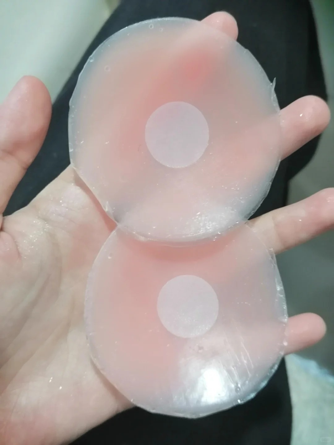 Cứ tưởng là tiện nhưng tôi hối hận khi dùng miếng dán ngực thường xuyên- Ảnh 4.