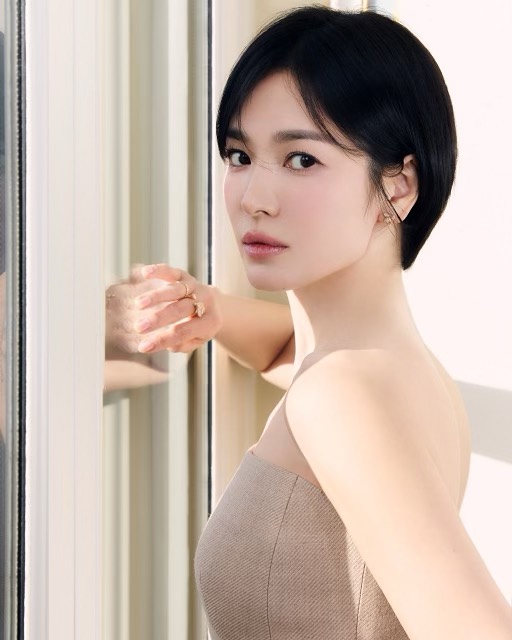 Song Hye Kyo tuổi trung niên khiến chị em ngưỡng mộ vì vóc dáng đại mỹ nhân: Cô ấy tập môn thể thao gì thế?- Ảnh 5.