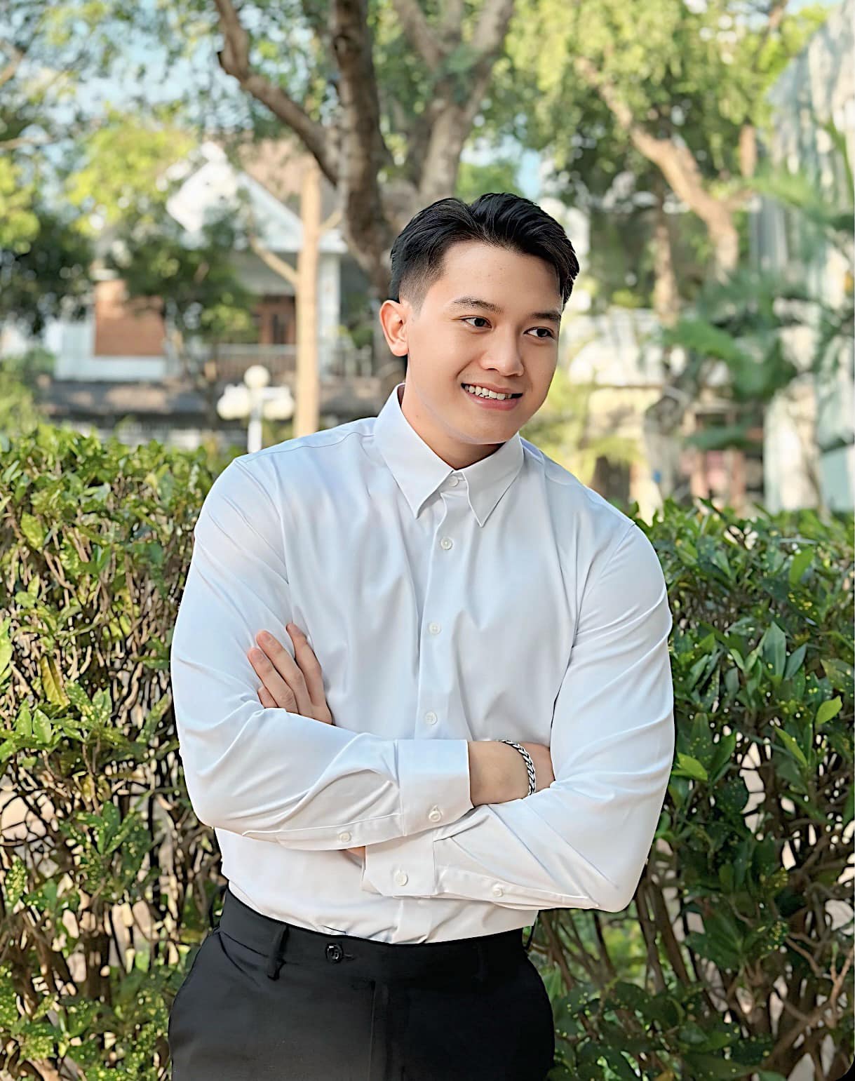 Một gia đình nghèo ở Gia Lai có 3 con học Y, làm bác sĩ, đạt Á vương và Á hậu- Ảnh 11.