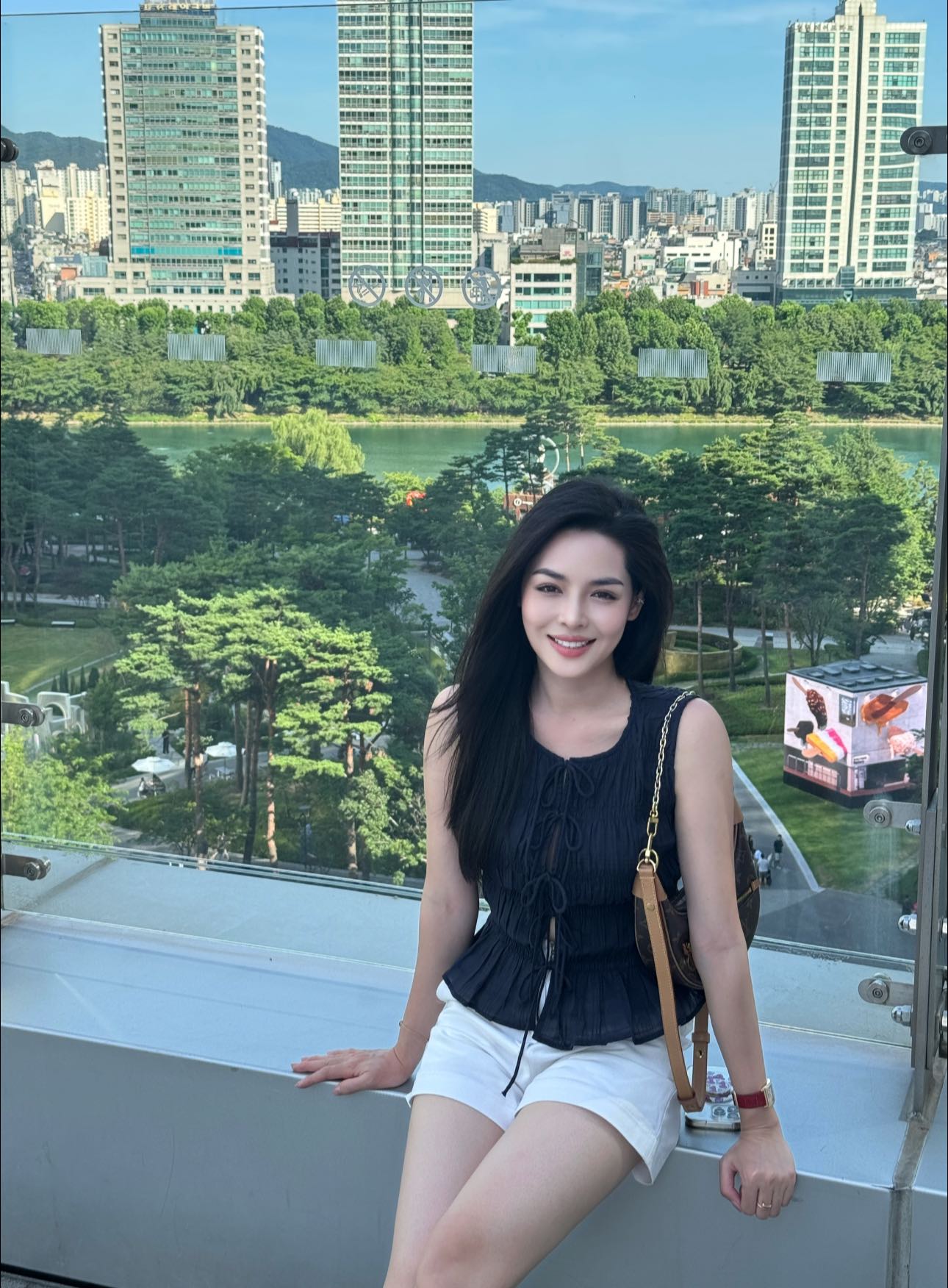 5 cô gái Việt là 