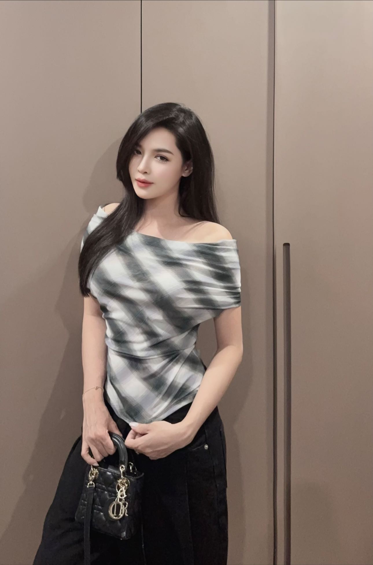 5 cô gái Việt là 