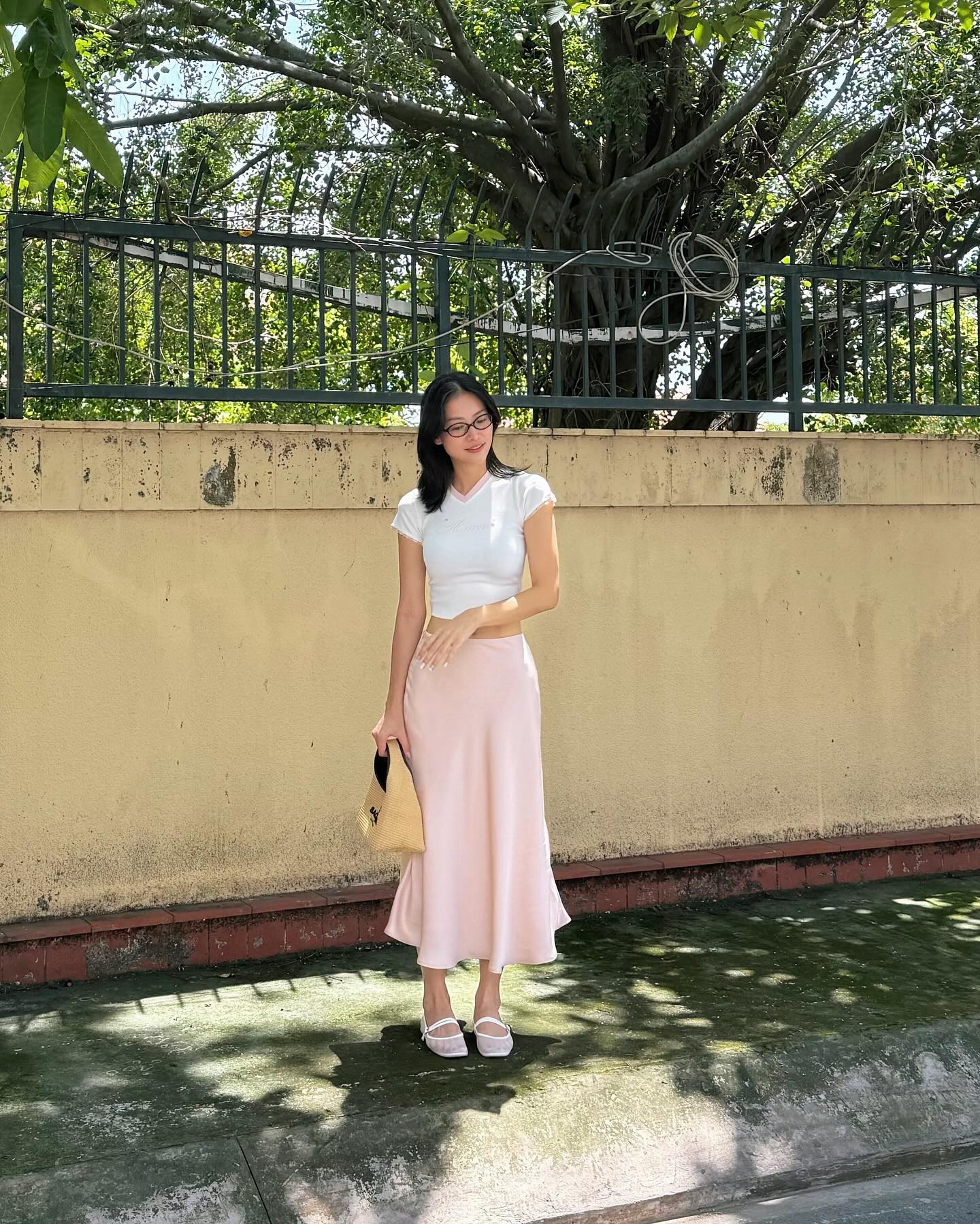 2 mỹ nhân Việt tóc ngắn có gu thời trang cực đỉnh, ngắm là muốn tham khảo từng set đồ- Ảnh 3.