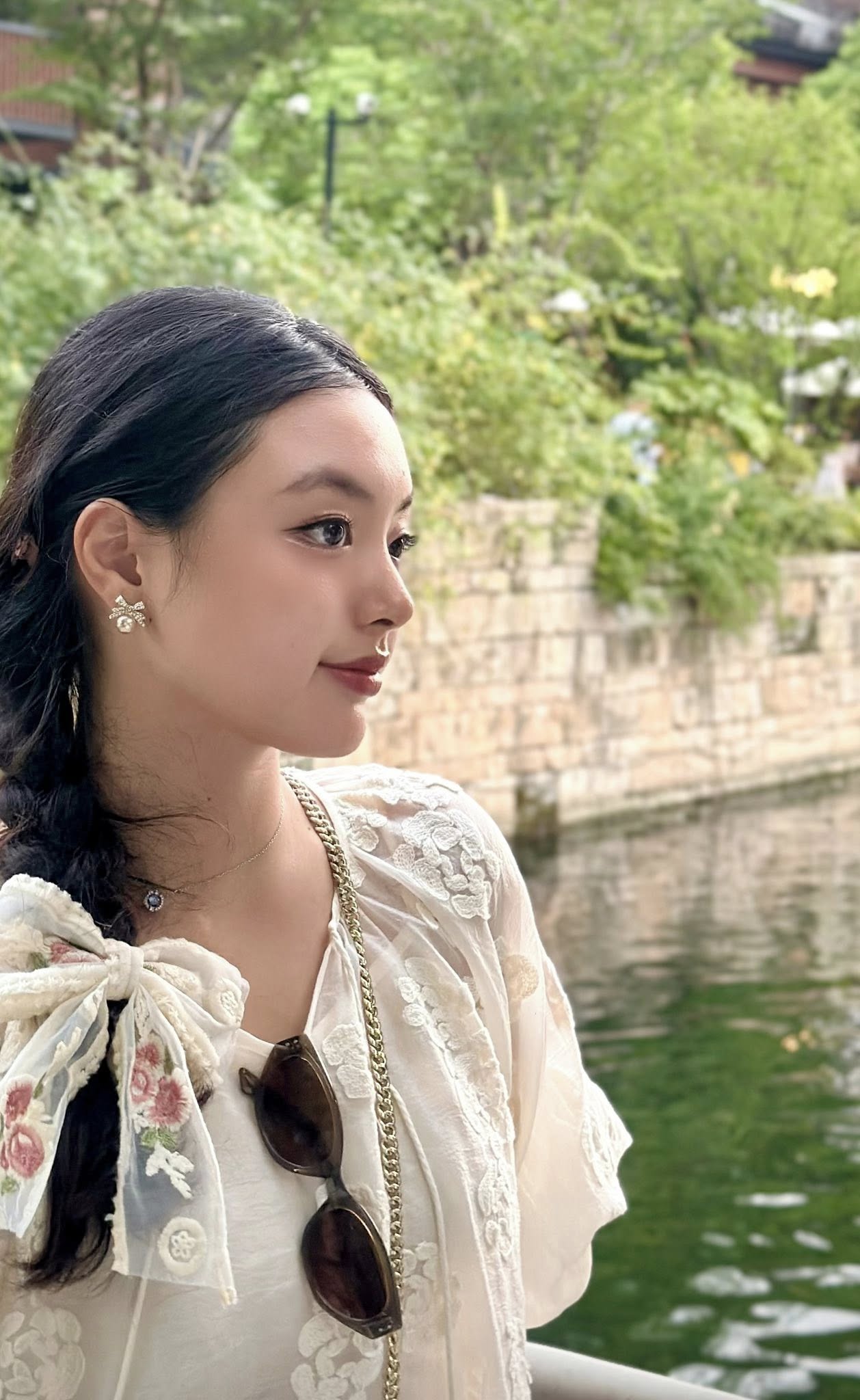 Showbiz Việt xuất hiện tiểu thư hào môn visual như Kim Tae Hee, đối thủ 