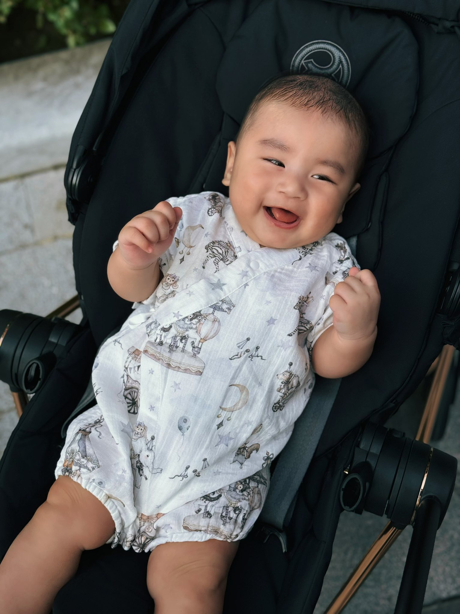 Chú bé Panda nhà MC Mai Ngọc chưa được 5 tháng đã 