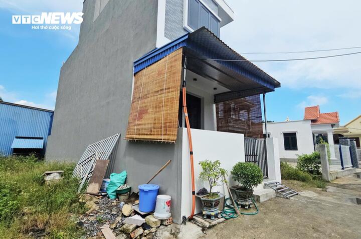 Người lạ xây nhà trên đất được cấp sổ đỏ ở Hải Phòng: Đề nghị tháo dỡ công trình sai phạm- Ảnh 2. Người lạ xây nhà trên đất được cấp sổ đỏ ở Hải Phòng: Đề nghị tháo dỡ công trình sai phạm- Ảnh 2.