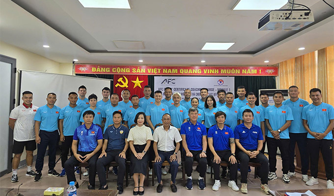 Lê Công Vinh làm lớp trưởng, có bước ngoặt mới trong sự nghiệp- Ảnh 1.