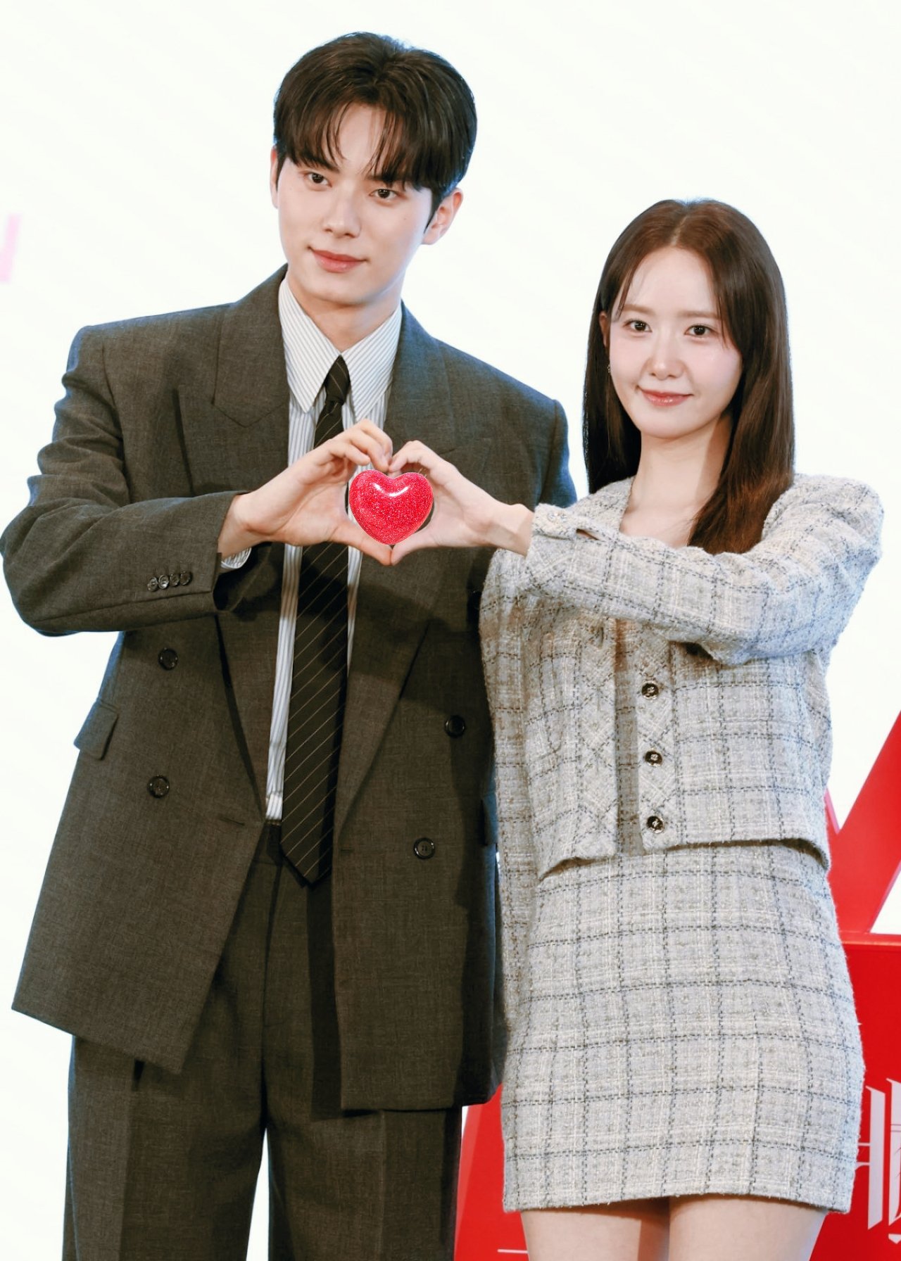 Mỹ nam 2K đang thống trị 42 quốc gia: Cao 1m9, body cơ bắp, khiến Yoona (SNSD) và cả MXH dính 