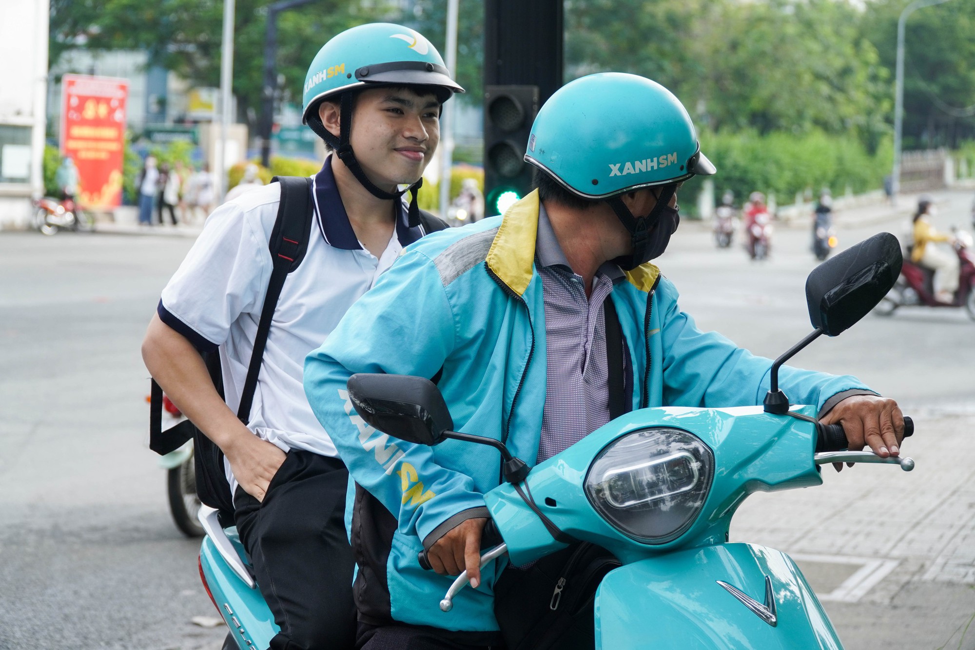 Cận cảnh "khát" xe buýt của sinh viên ký túc xá khu B - ĐHQG TP HCM mỗi sáng- Ảnh 4.