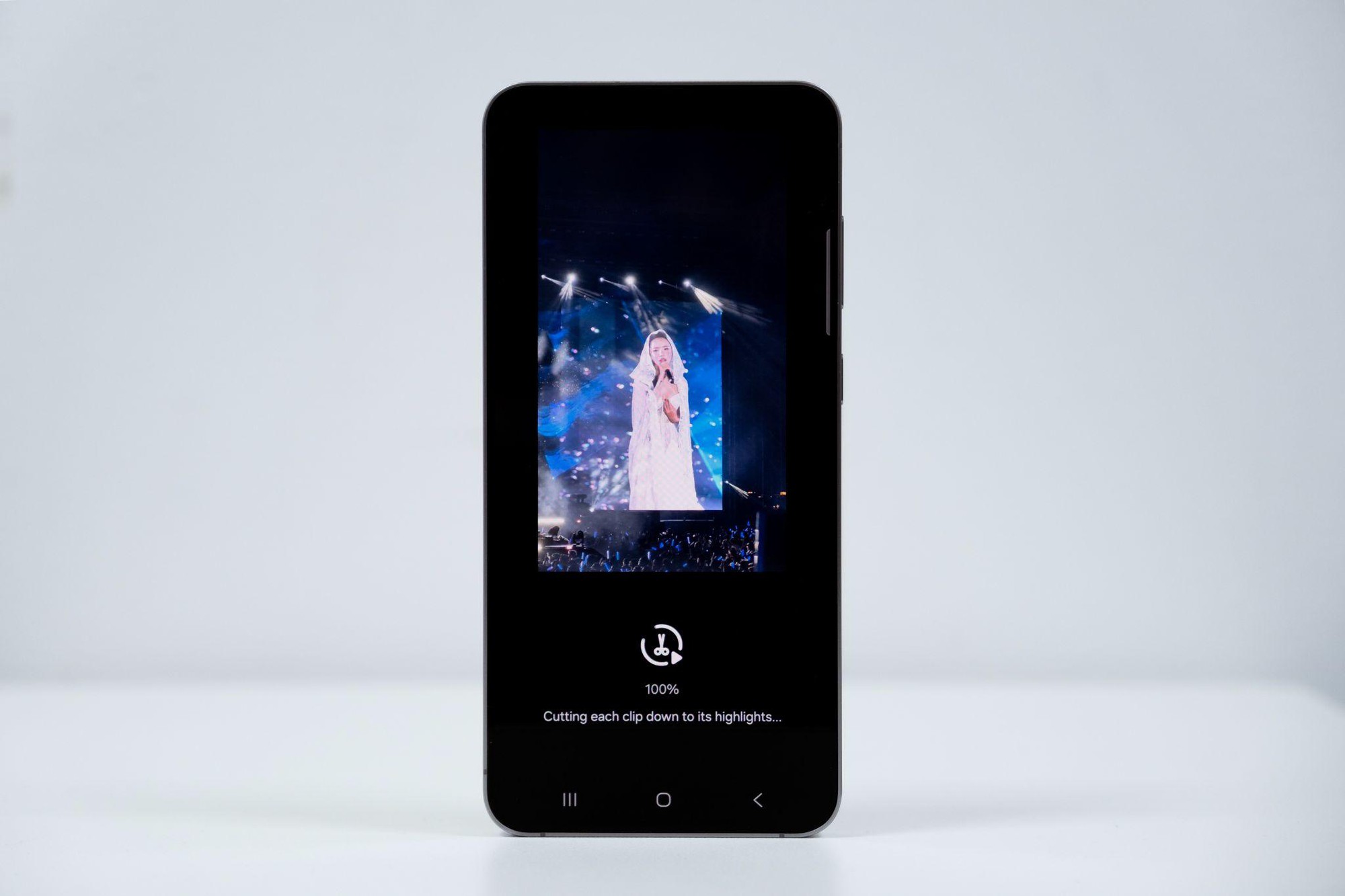 Mang Galaxy S25 FE đi concert Em Xinh Say Hi: Xinh iu xa mấy cũng hóa gần ngay trước mắt- Ảnh 5.