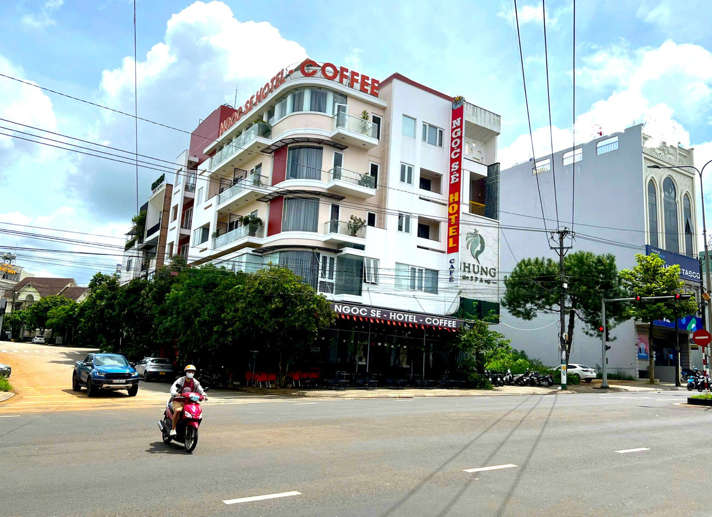 Gã bảo vệ "quyền lực" và chiêu qua mặt lực lượng chức năng để môi giới mại dâm- Ảnh 1.