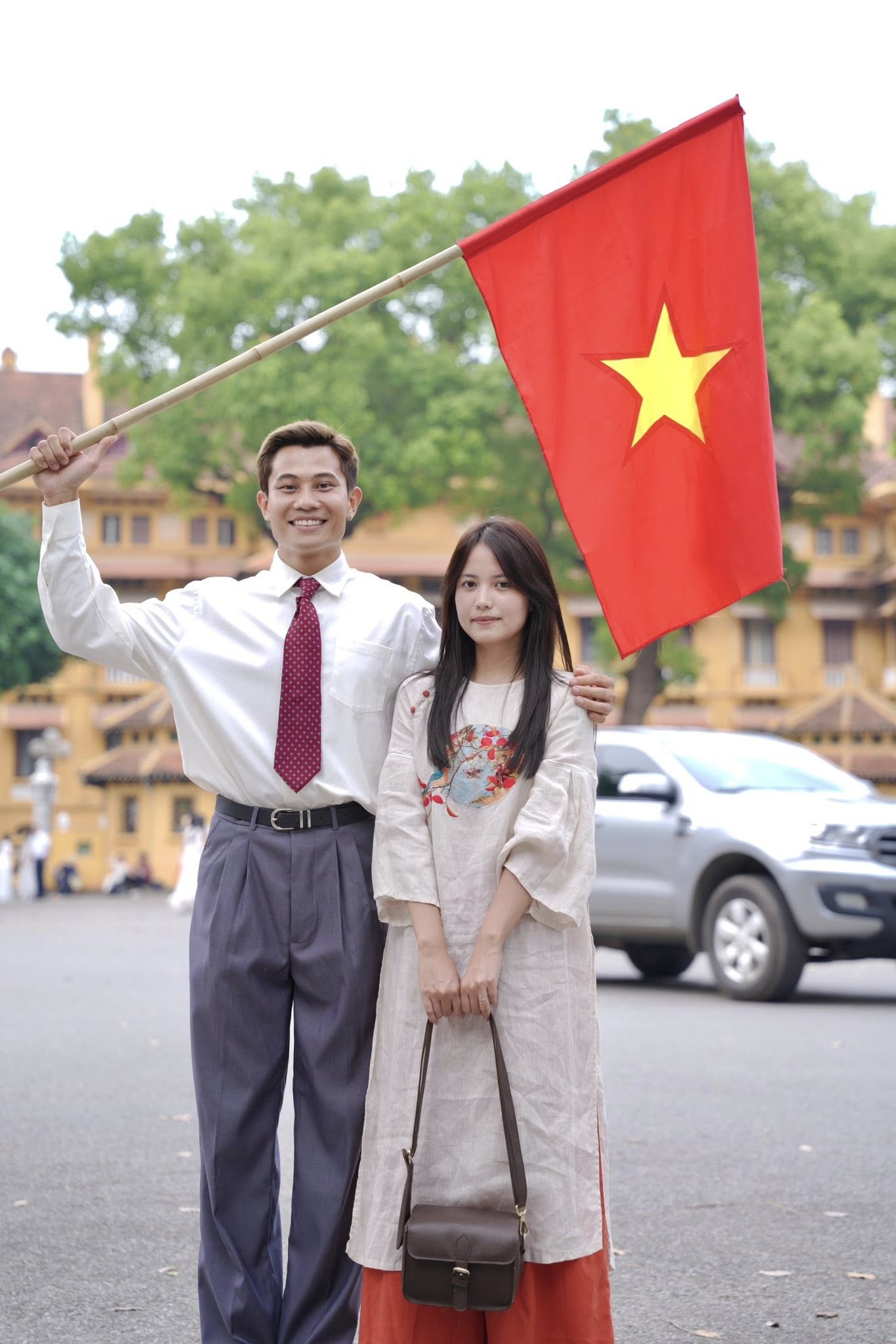 Chuyện t&igrave;nh &ldquo;cảm lạnh&rdquo; của đội trưởng Tạ trong Mưa Đỏ v&agrave; c&ocirc; em kh&oacute;a dưới- Ảnh 3.