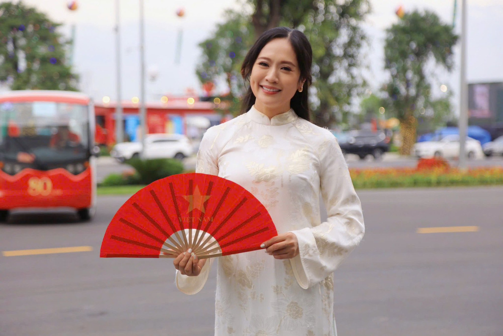 Vbiz kiếm đâu ra người thứ 2 hack tuổi thần sầu như mỹ nhân này, “cao thêm 10cm thì chắc chắn là Hoa hậu”- Ảnh 5.